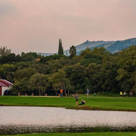 Valley Of The Rainbow Fly Fishing Estate ダルストロアーム エクステリア 写真