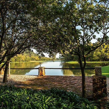 Valley Of The Rainbow Fly Fishing Estate ダルストロアーム エクステリア 写真