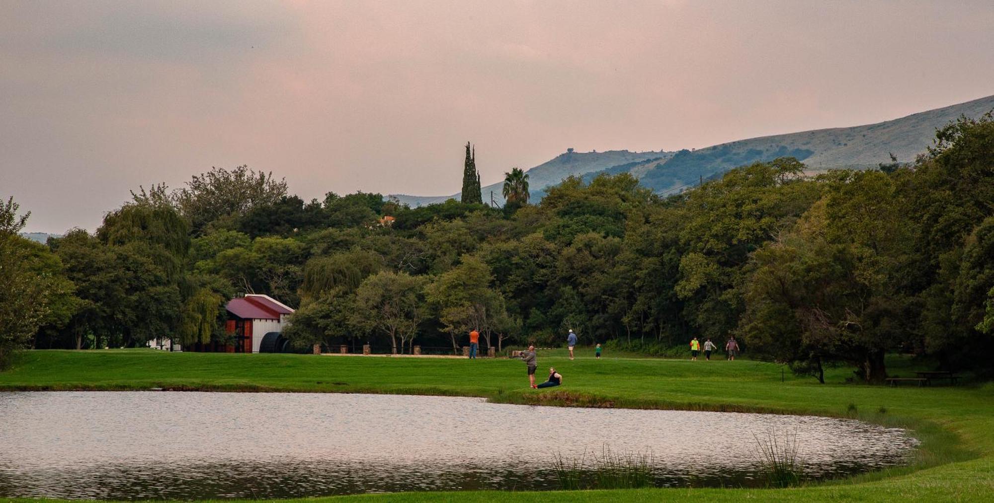 Valley Of The Rainbow Fly Fishing Estate ダルストロアーム エクステリア 写真