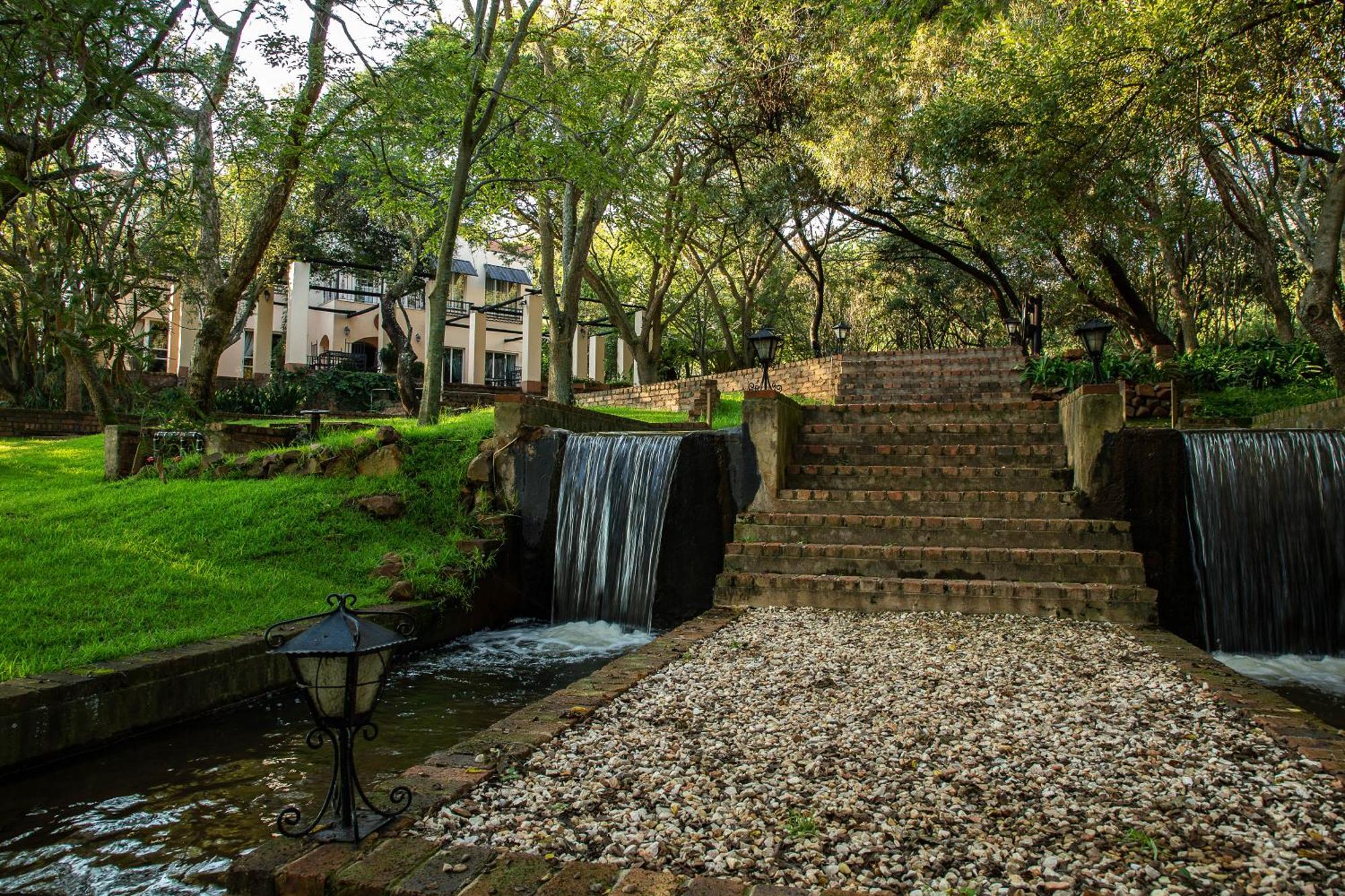 Valley Of The Rainbow Fly Fishing Estate ダルストロアーム エクステリア 写真