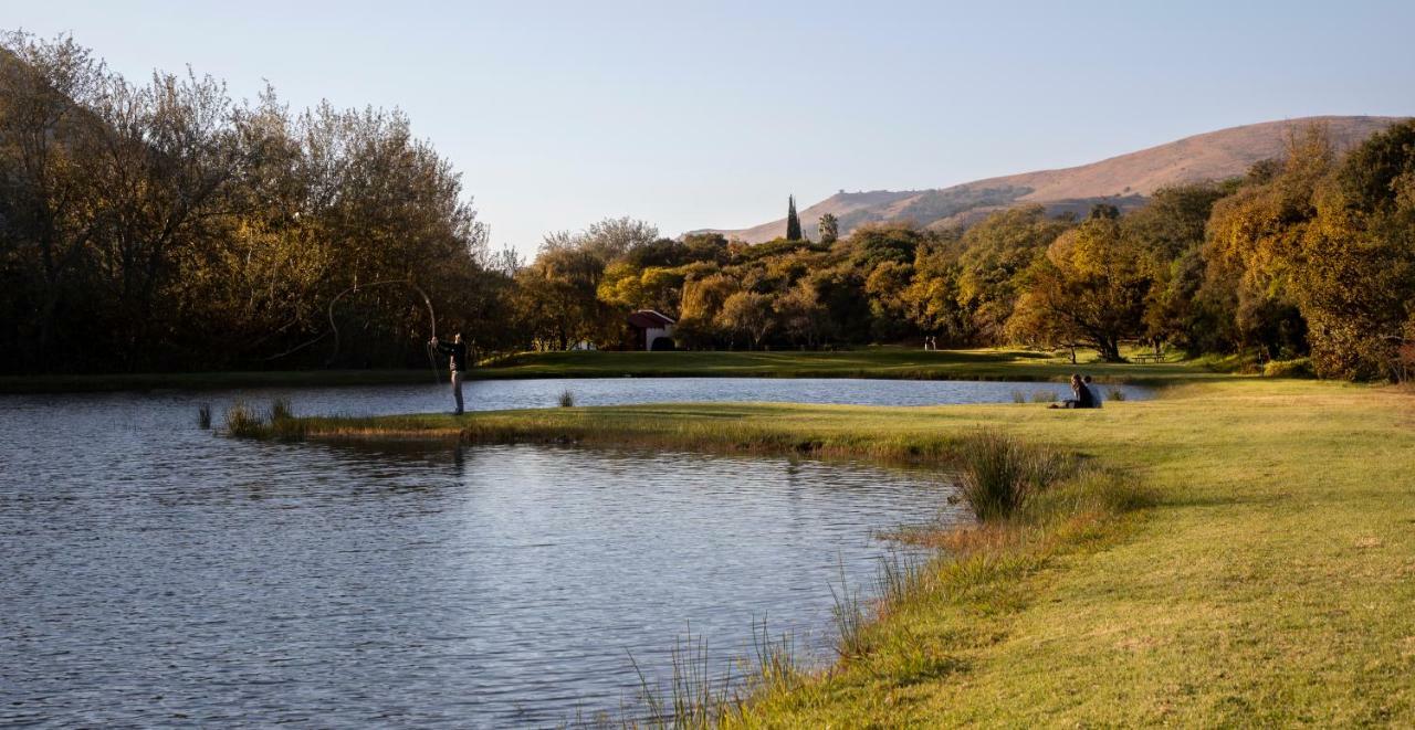Valley Of The Rainbow Fly Fishing Estate ダルストロアーム エクステリア 写真
